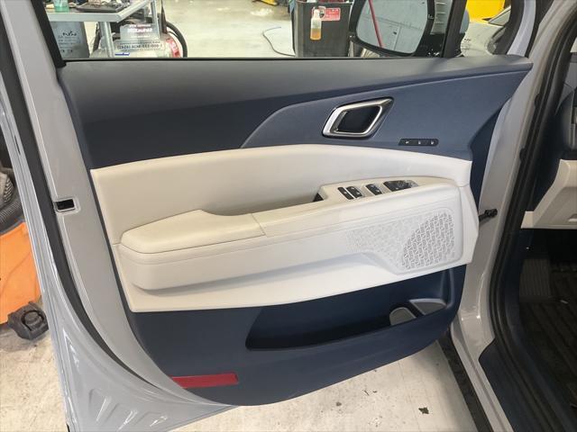 new 2025 Kia Carnival car, priced at $41,685