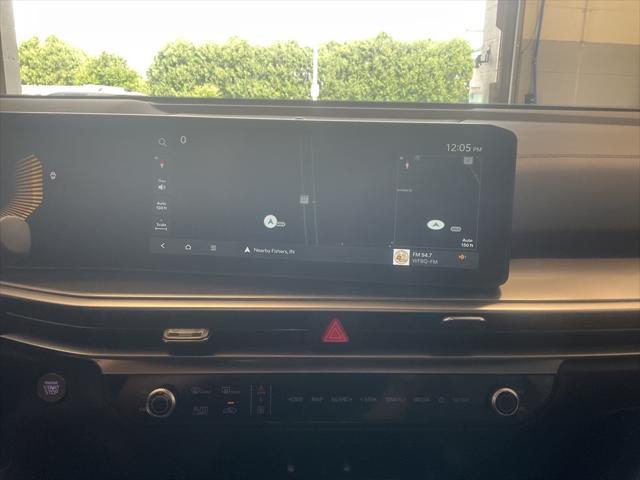 used 2025 Kia Sorento car, priced at $31,900