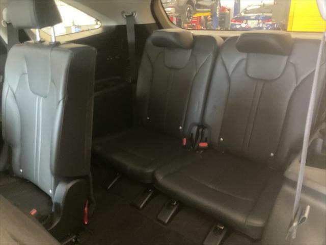 used 2025 Kia Sorento car, priced at $31,900