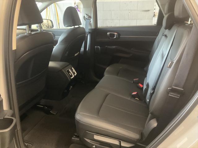 used 2025 Kia Sorento car, priced at $31,900