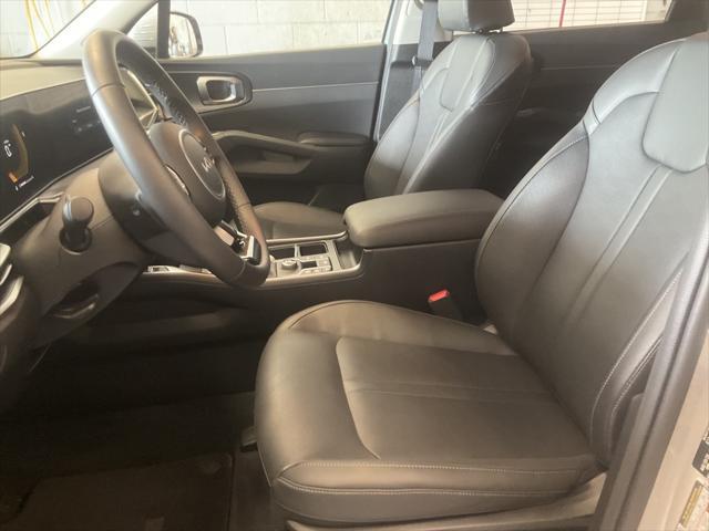 used 2025 Kia Sorento car, priced at $31,900