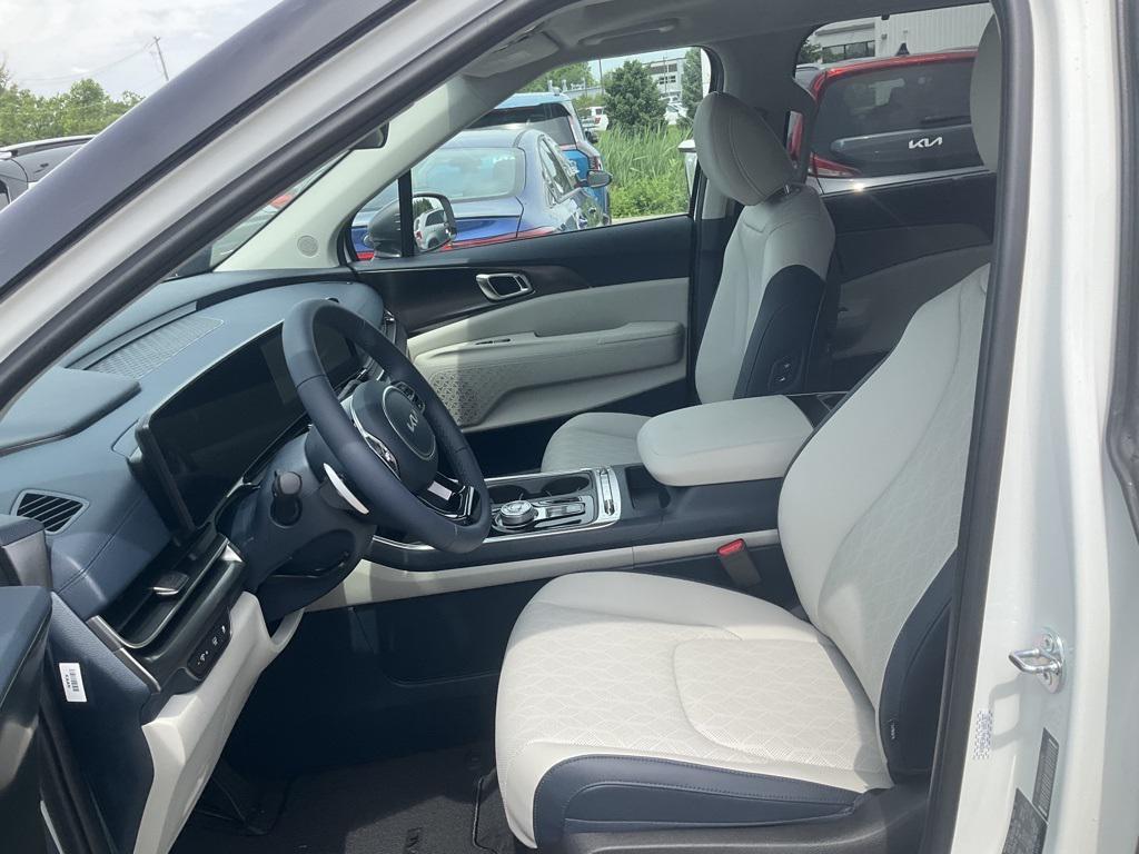 new 2026 Kia Carnival Hybrid car, priced at $48,721