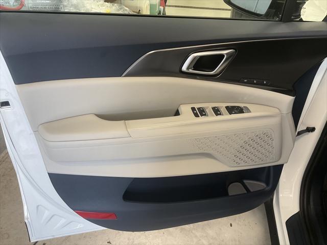 new 2026 Kia Carnival Hybrid car, priced at $50,772