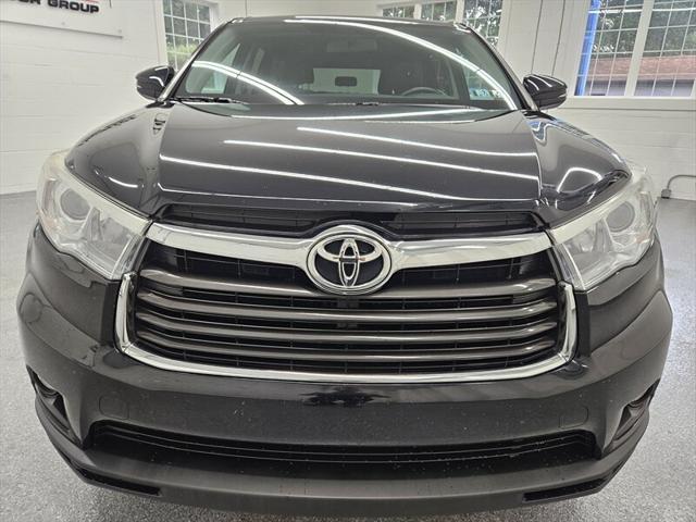 used 2016 Toyota Highlander car, priced at $15,995