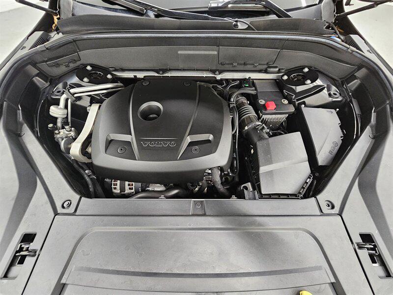 used 2017 Volvo XC90 car, priced at $19,995