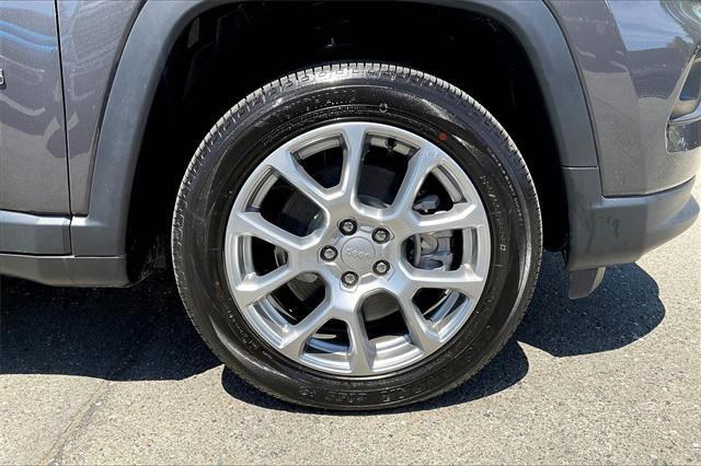 new 2024 Jeep Compass car, priced at $26,000