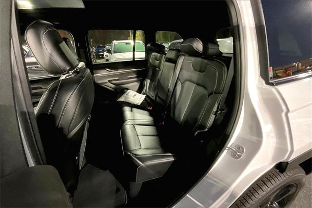 new 2025 Jeep Grand Cherokee car, priced at $51,940