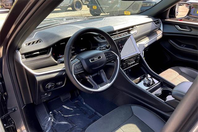 new 2025 Jeep Grand Cherokee car, priced at $48,375
