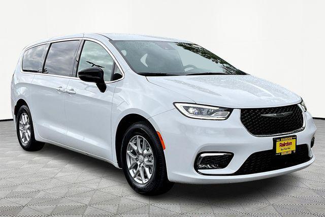 new 2026 Chrysler Pacifica car, priced at $45,835