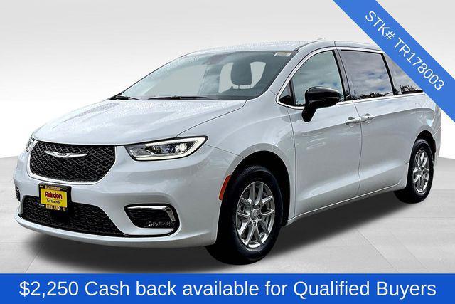 new 2026 Chrysler Pacifica car, priced at $45,835