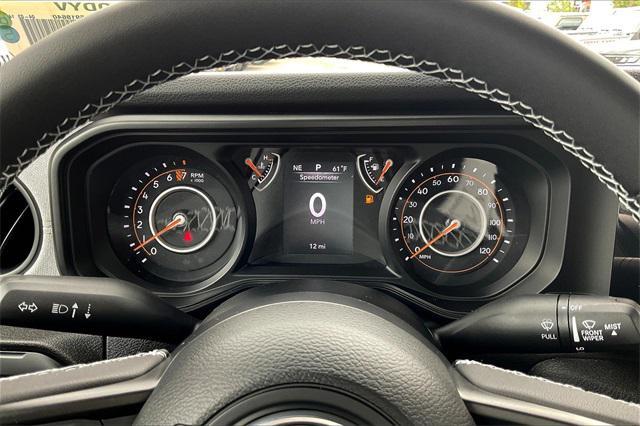 new 2025 Jeep Gladiator car, priced at $40,273