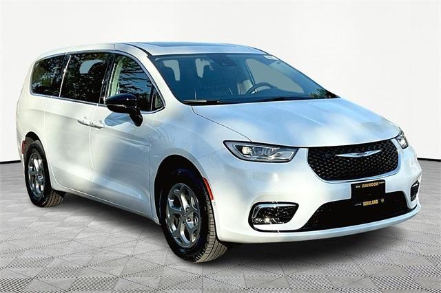new 2024 Chrysler Pacifica car, priced at $54,115