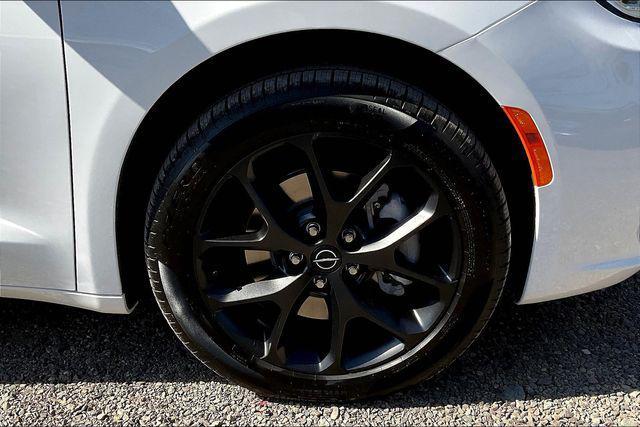 new 2026 Chrysler Pacifica car, priced at $55,375