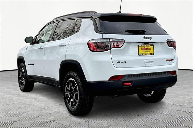 new 2025 Jeep Compass car, priced at $33,990