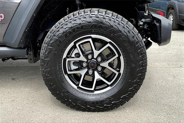 new 2025 Jeep Gladiator car, priced at $55,555