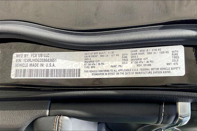 new 2025 Jeep Grand Cherokee car, priced at $55,000