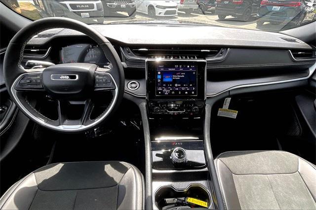 new 2025 Jeep Grand Cherokee car, priced at $48,375