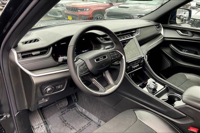 new 2025 Jeep Grand Cherokee car, priced at $35,475