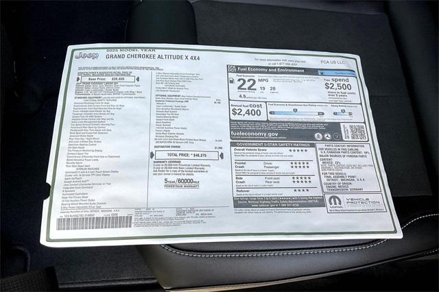 new 2025 Jeep Grand Cherokee car, priced at $48,375