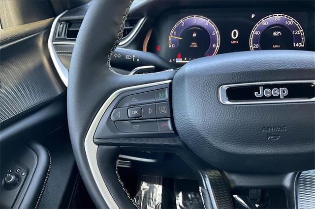 new 2025 Jeep Grand Cherokee car, priced at $48,375