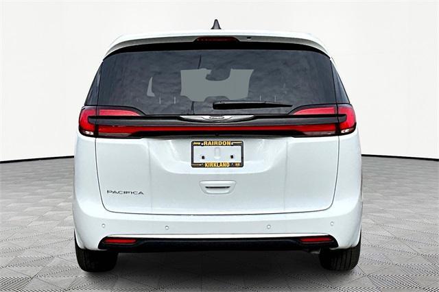 new 2025 Chrysler Pacifica car, priced at $47,320