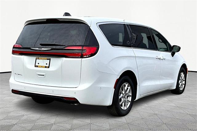 new 2025 Chrysler Pacifica car, priced at $47,320