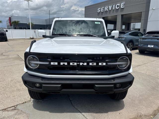 new 2025 Ford Bronco car, priced at $53,657