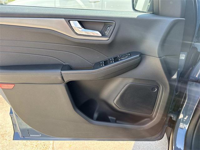 new 2025 Ford Escape PHEV car, priced at $30,995