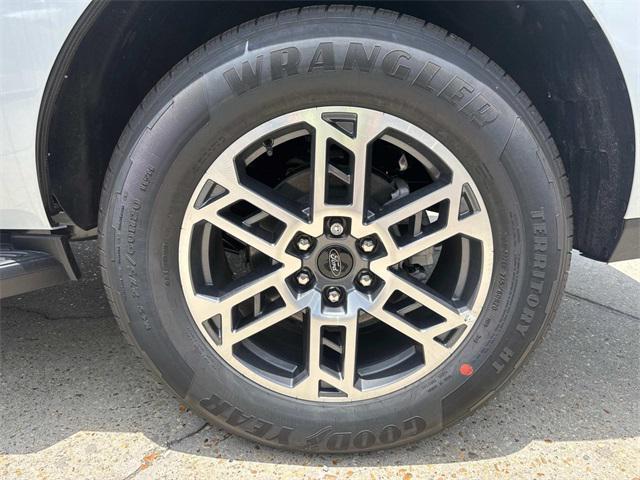 new 2025 Ford Expedition car, priced at $68,655