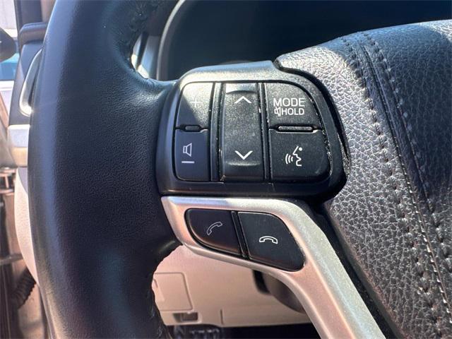 used 2018 Toyota Highlander car, priced at $23,995