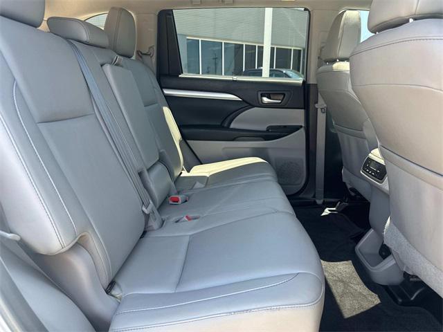 used 2018 Toyota Highlander car, priced at $23,995