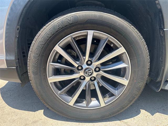 used 2018 Toyota Highlander car, priced at $23,995