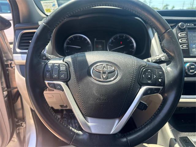 used 2018 Toyota Highlander car, priced at $23,995