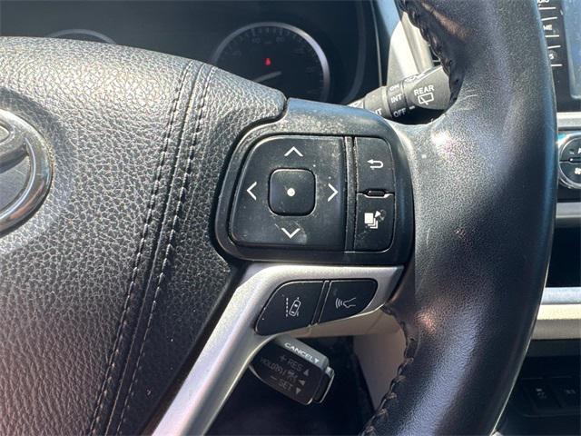 used 2018 Toyota Highlander car, priced at $23,995
