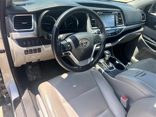 used 2018 Toyota Highlander car, priced at $23,995
