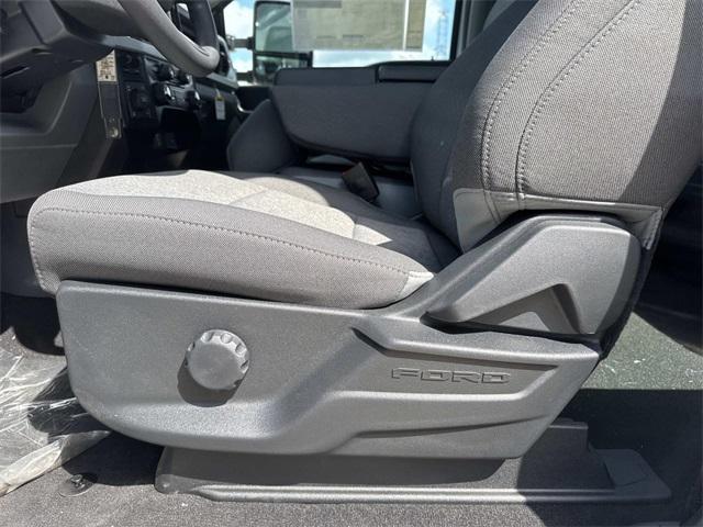 new 2025 Ford F-250 car, priced at $58,495