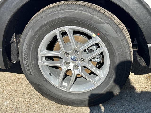 new 2025 Ford Explorer car, priced at $40,495