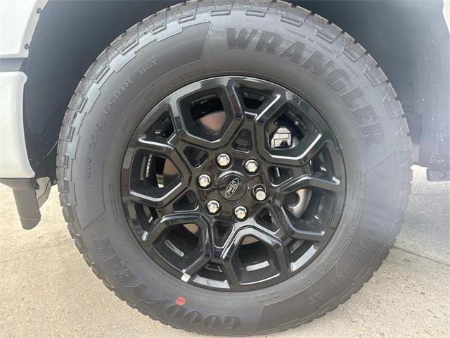 new 2025 Ford F-150 car, priced at $55,302