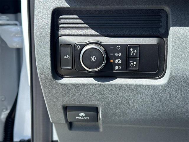 new 2025 Ford F-250 car, priced at $67,330