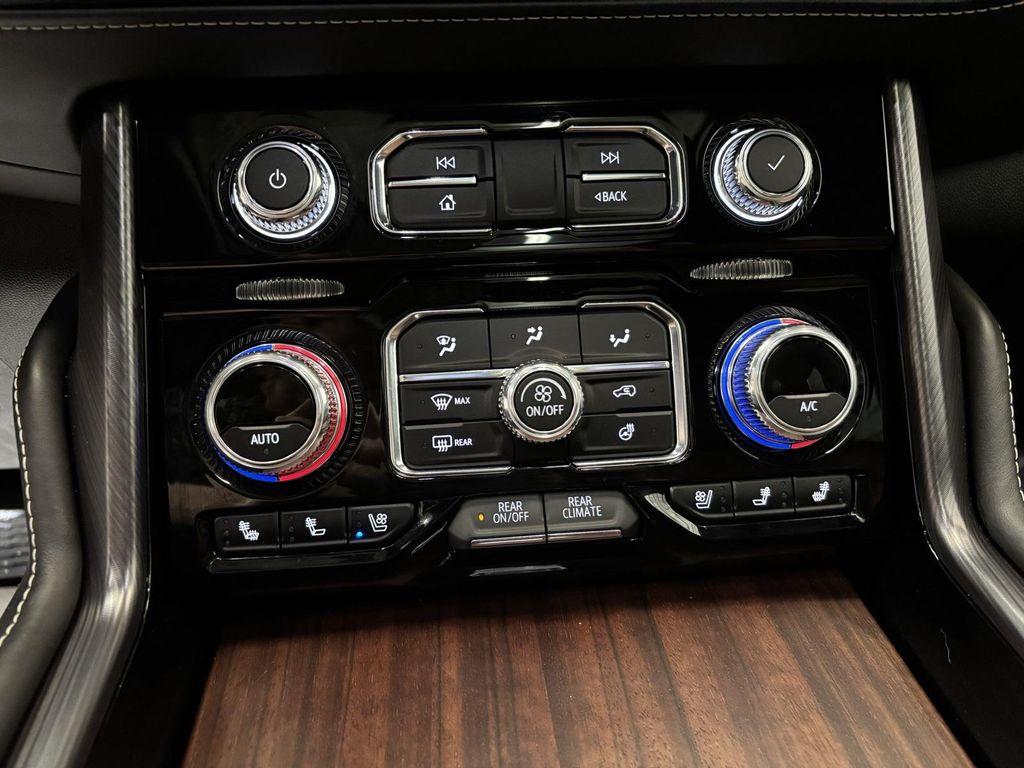 used 2024 GMC Yukon car, priced at $85,995