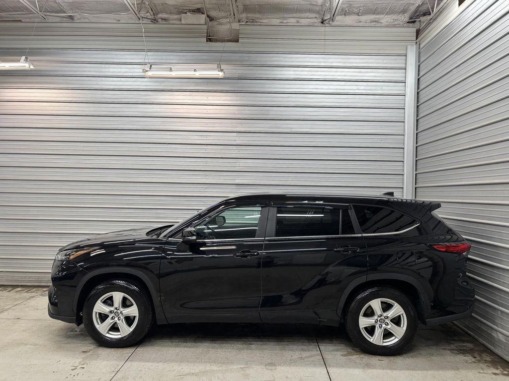 used 2023 Toyota Highlander car, priced at $31,495