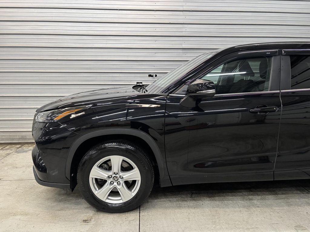 used 2023 Toyota Highlander car, priced at $31,495