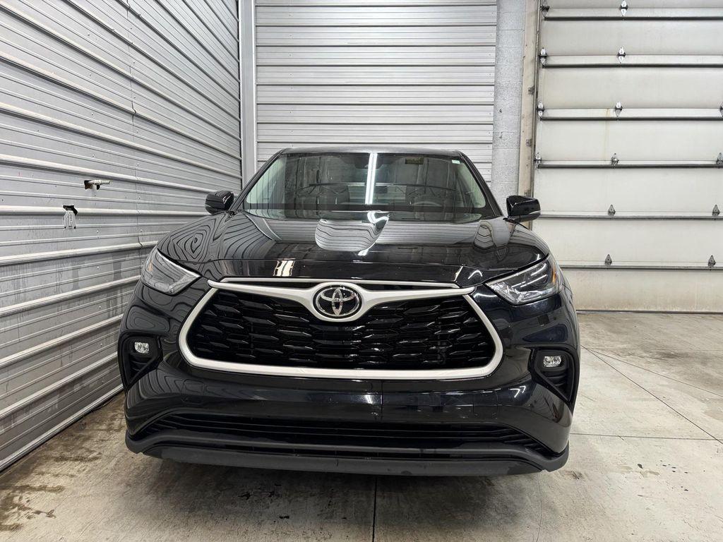 used 2023 Toyota Highlander car, priced at $31,495