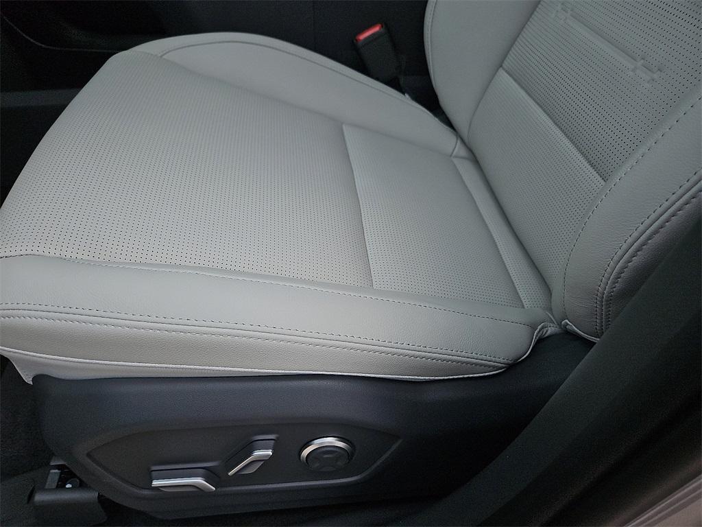 new 2025 Hyundai SANTA FE HEV car, priced at $45,180
