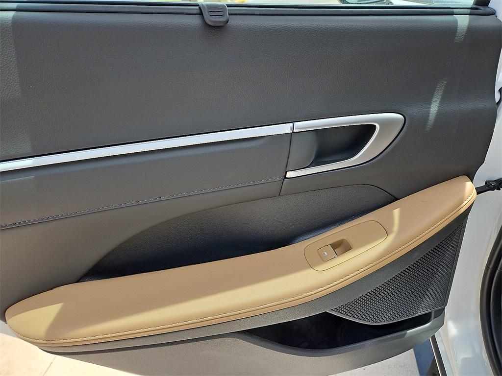 new 2025 Hyundai Sonata Hybrid car, priced at $38,475