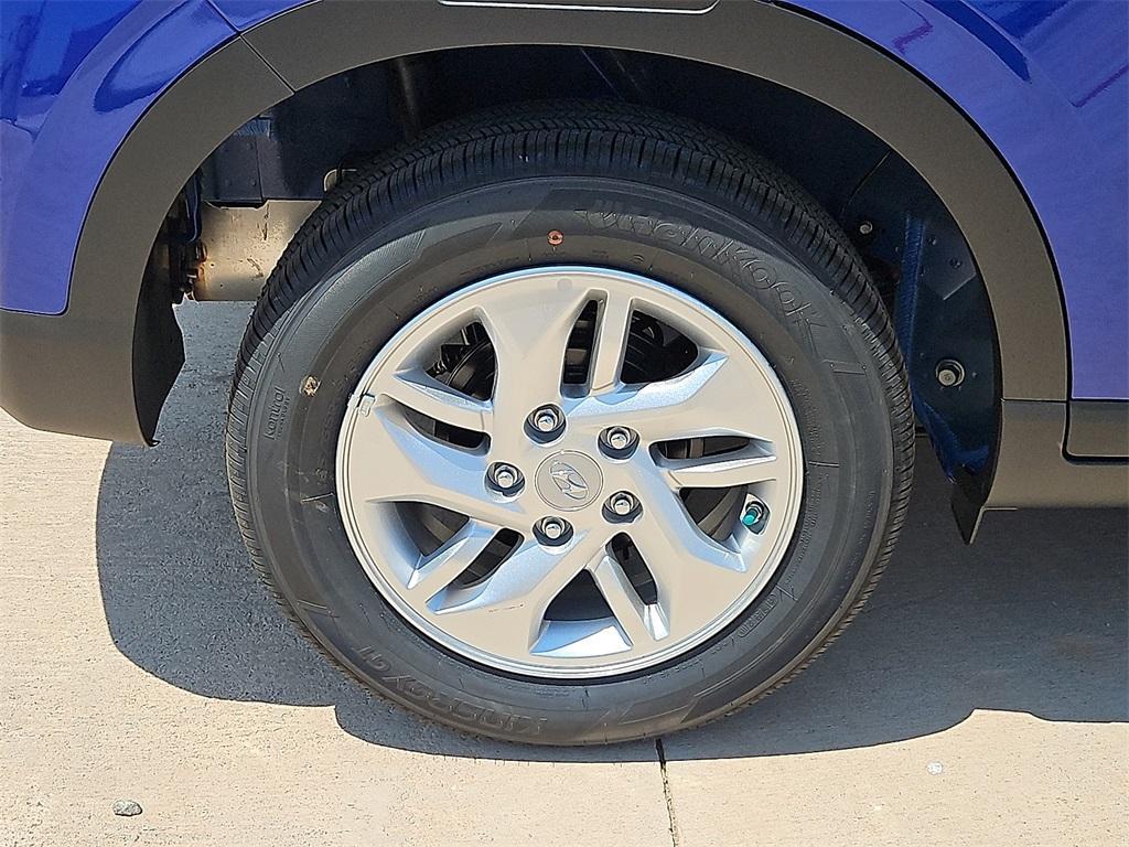 new 2025 Hyundai Venue car, priced at $21,565