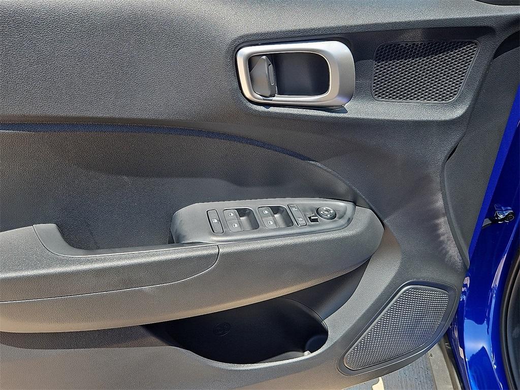 new 2025 Hyundai Venue car, priced at $21,565