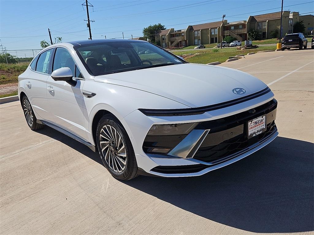 new 2025 Hyundai Sonata Hybrid car, priced at $38,450