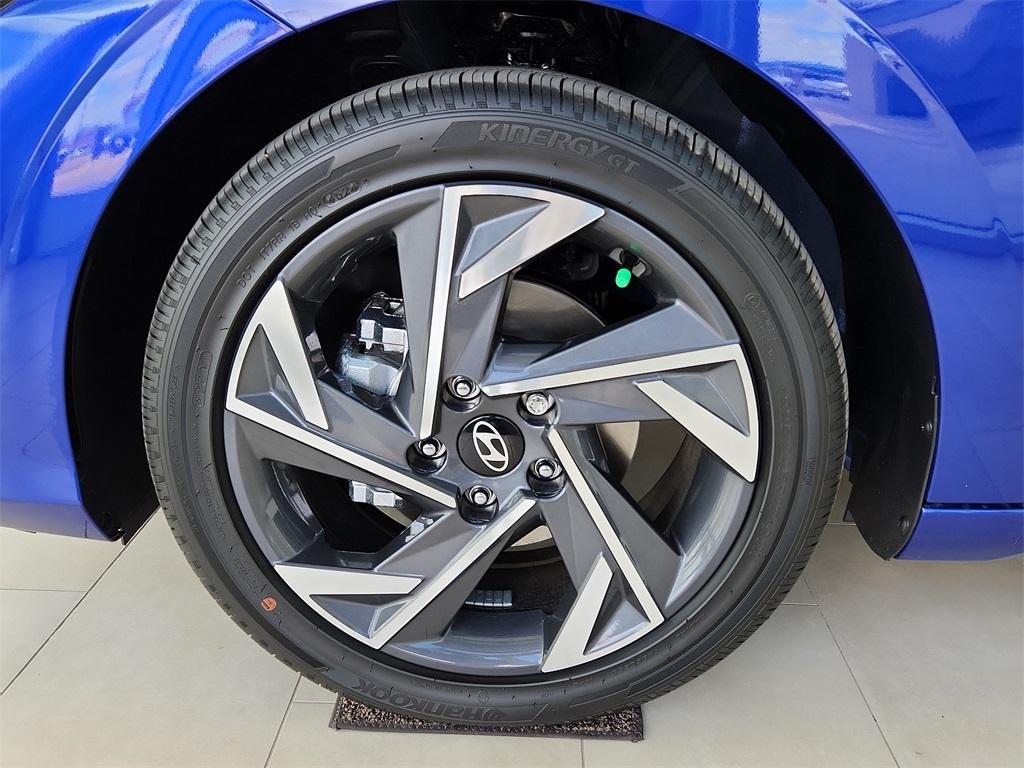 new 2025 Hyundai Elantra car, priced at $27,185