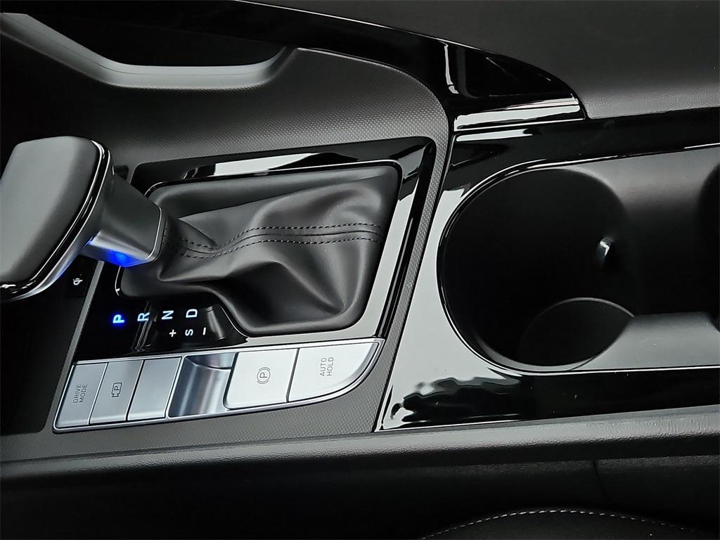 new 2025 Hyundai Elantra car, priced at $26,685